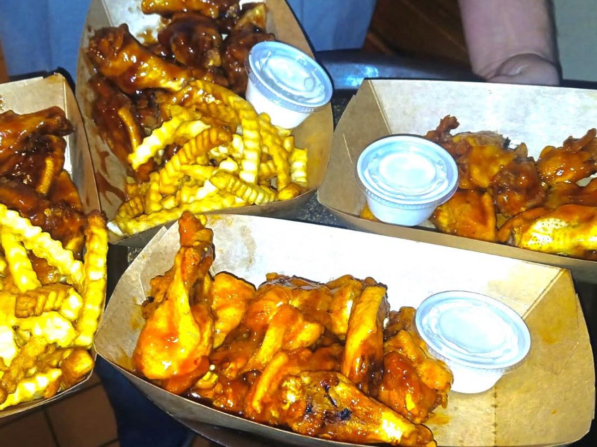 217-Roadhouse-chicken-wings-1.jpg