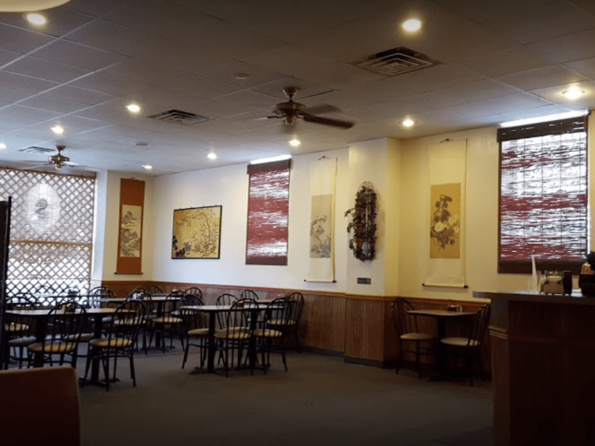 Golden-Dragon-Interior.webp