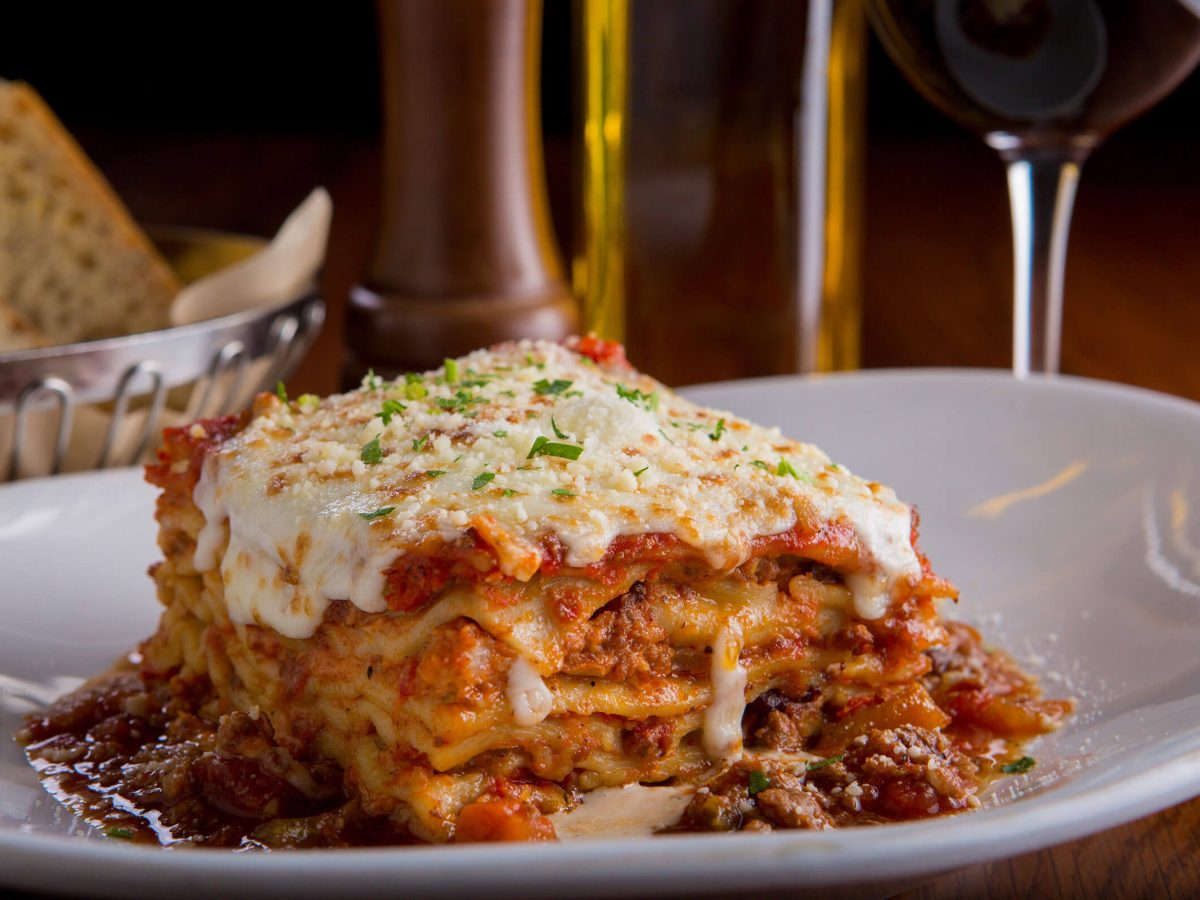 biaggis-Lasagna-Bolognese-1.jpg
