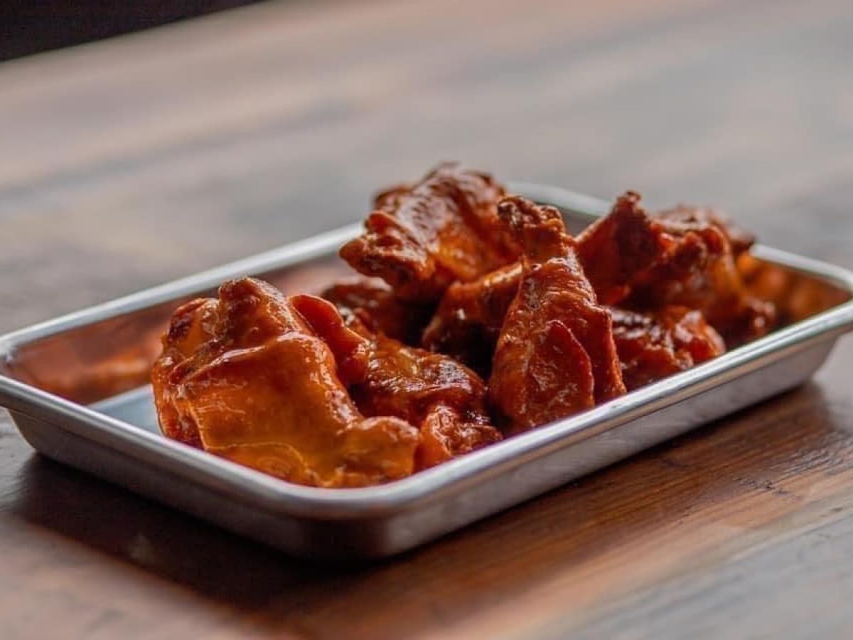brass-pig-chicken-wings-2.jpg