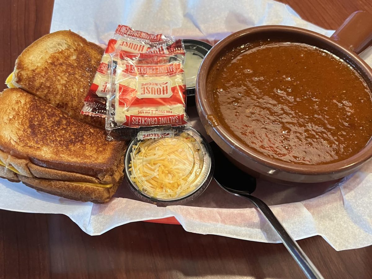 cheeks-grilled-cheese-andn-chili.jpg