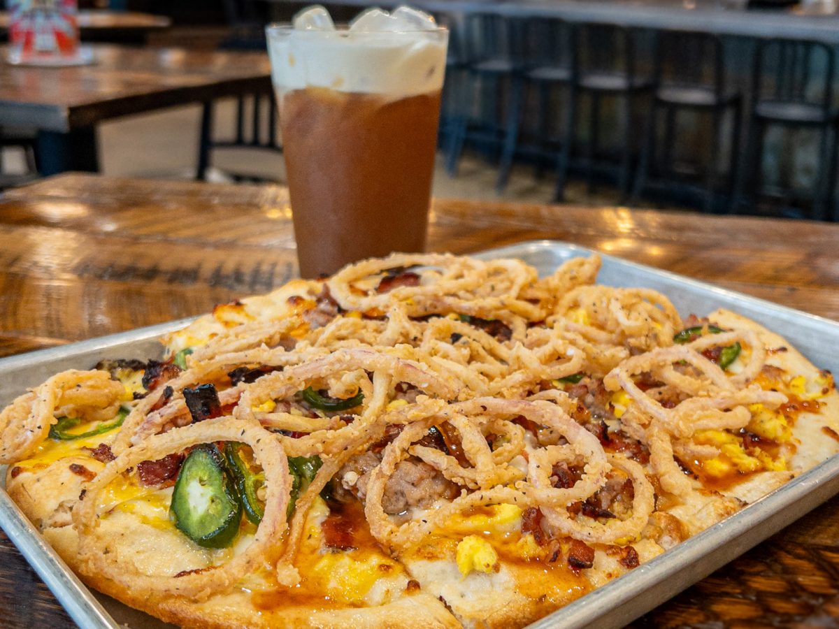 destihl-beer-hall-brunch-pizza.jpg