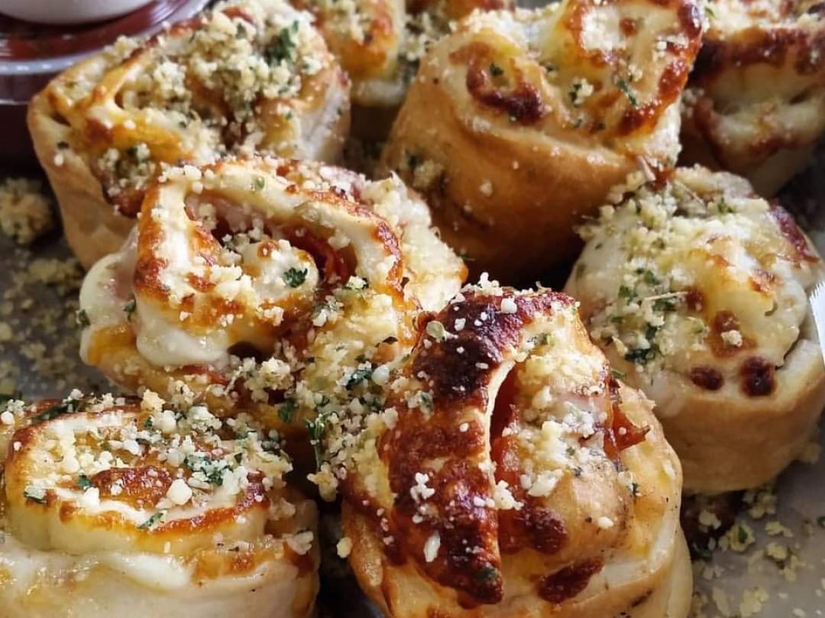 dp-dough-roni-rolls.jpg