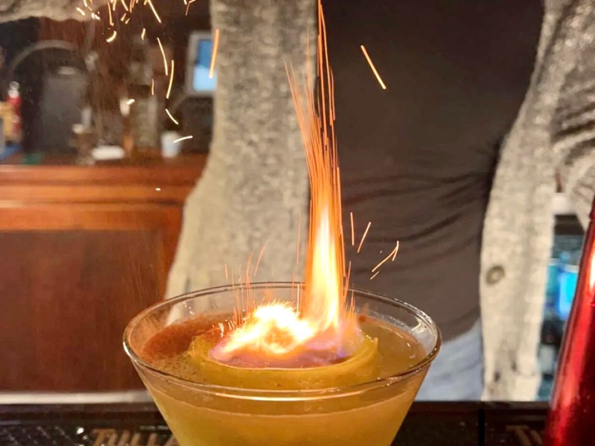 featured-image-flaming-cocktail-1.jpg