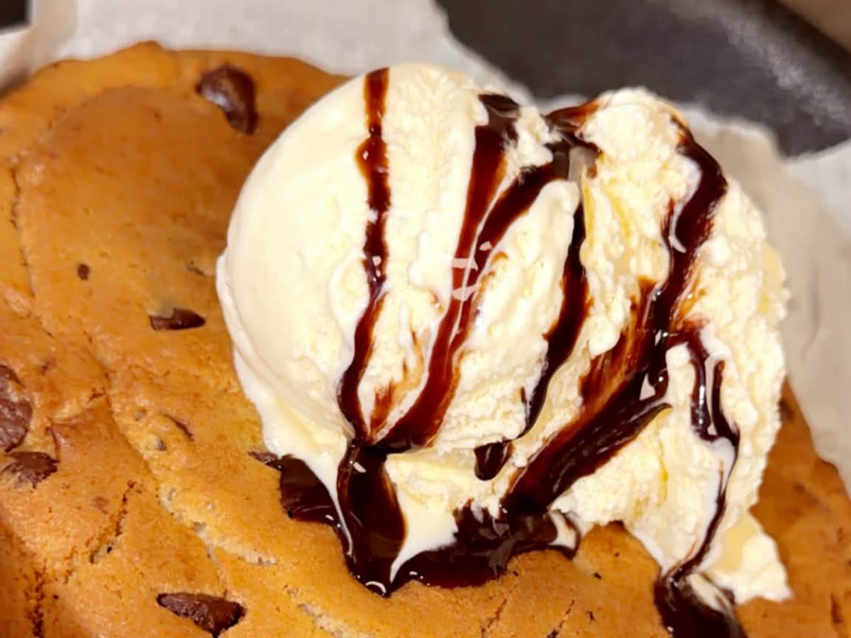 local-hideout-bar-and-grill-skillet-cookie.jpg