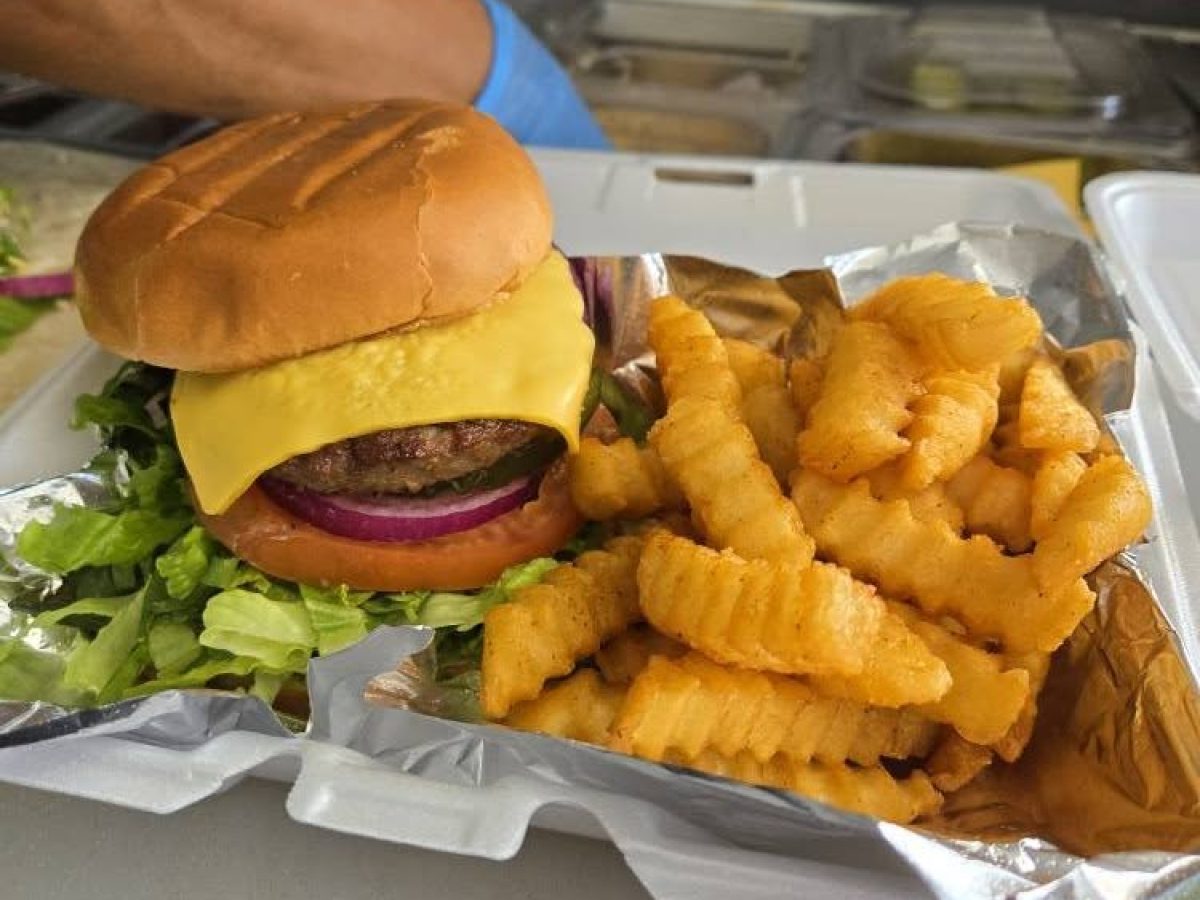 mama-bears-brunch-box-cheeseburger.jpg