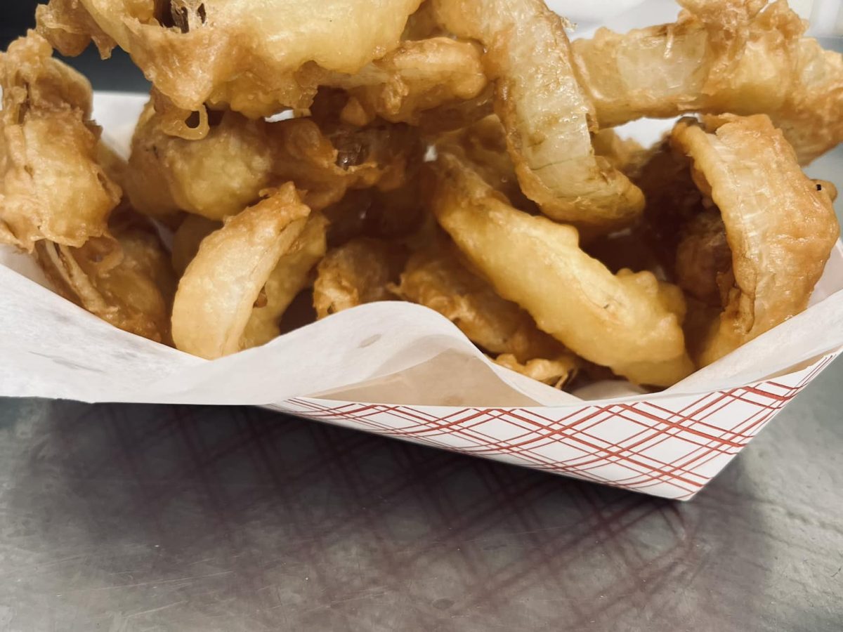 schooners-onion-rings.jpg