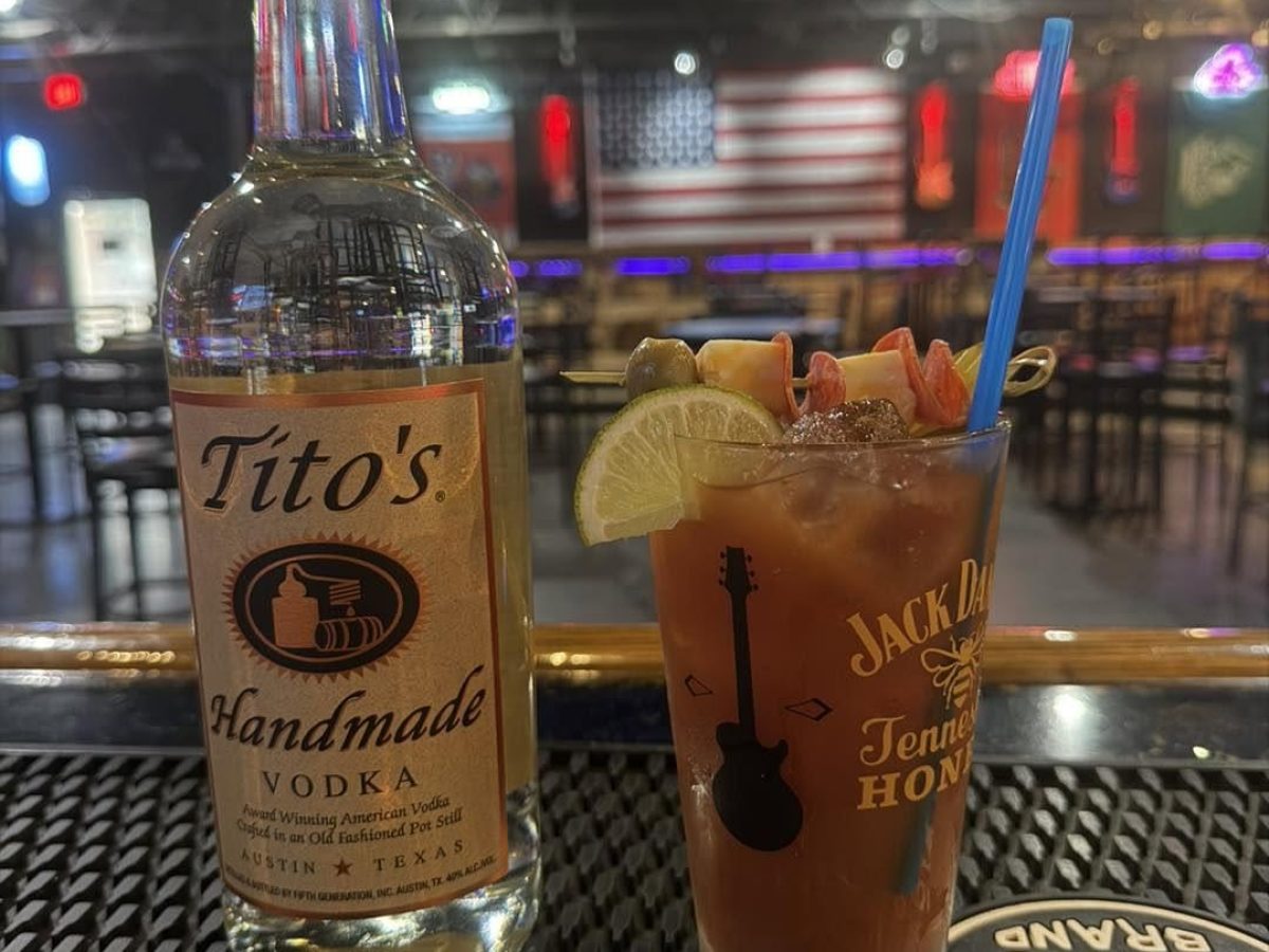 six-strings-drinks.jpg