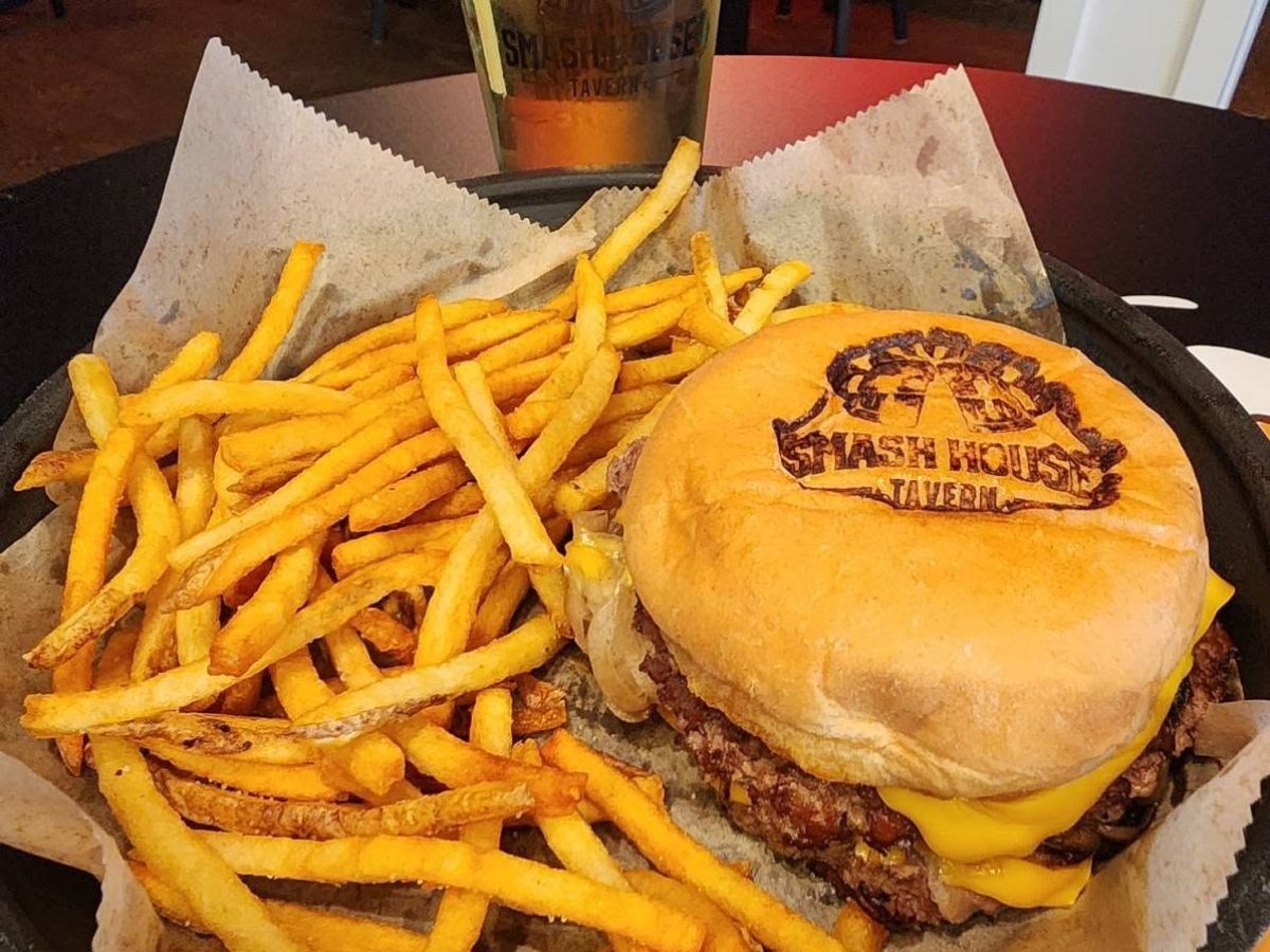 smash-house-tavern-burger.jpg